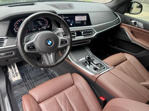 Used 2022 BMW X7 xDrive40i w/ M Sport Package AWD/4WD image 16