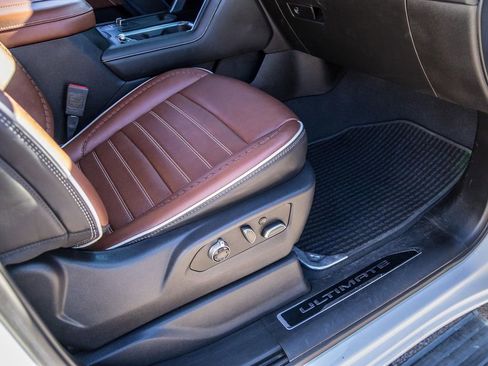 Used 2024 GMC Sierra 2500 Denali Ultimate AWD/4WD image 16