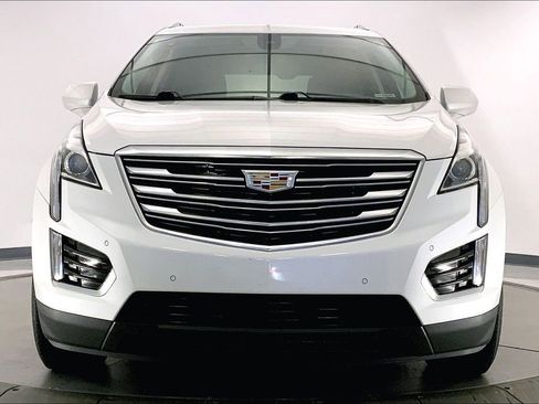 Used 2018 Cadillac XT5 Luxury w/ Driver Awareness Package image 2