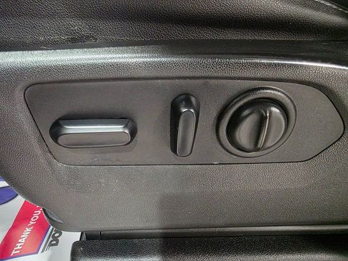 Used 2019 Chevrolet Silverado 1500 LTZ image 18