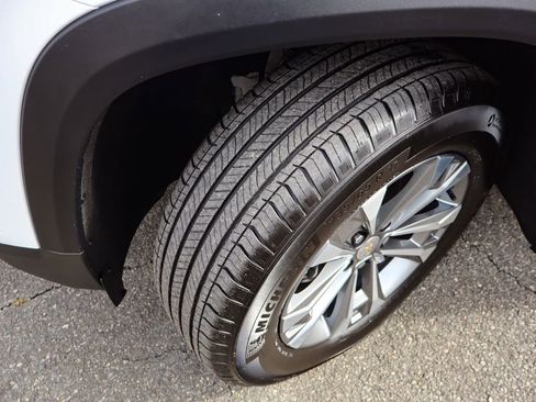 Used 2025 Chevrolet Equinox LT image 39