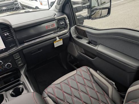 New 2026 Ford F250 Lariat w/ Black Appearance Package AWD/4WD image 17