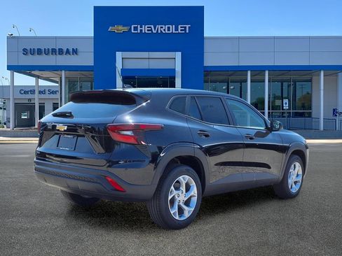 New 2026 Chevrolet Trax LS w/ LS Convenience Package FWD image 4