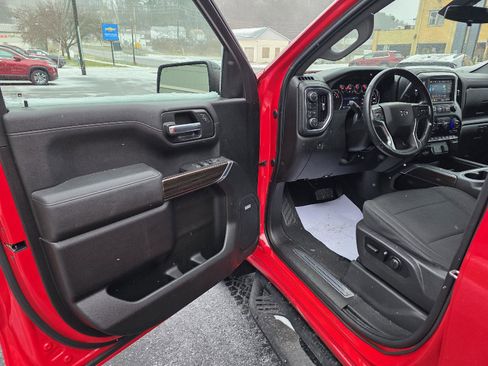 Used 2021 Chevrolet Silverado 1500 LT Trail Boss w/ Convenience Package II image 11