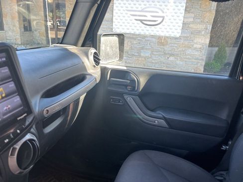 Used 2015 Jeep Wrangler Sport image 15