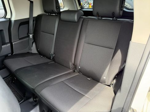 Used 2014 Toyota FJ Cruiser 4WD w/ Convenience Package image 17