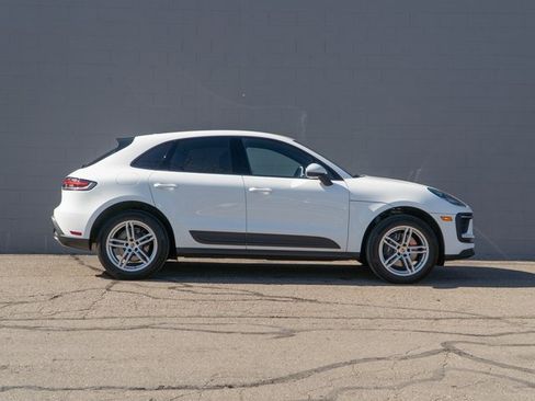 Certified 2025 Porsche Macan image 8