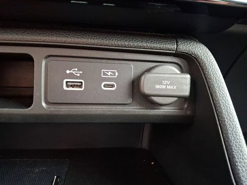 Used 2023 Honda Pilot Touring image 26