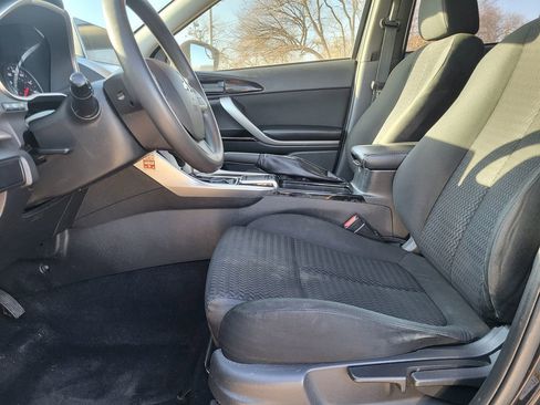 Used 2019 Mitsubishi Eclipse Cross LE image 10
