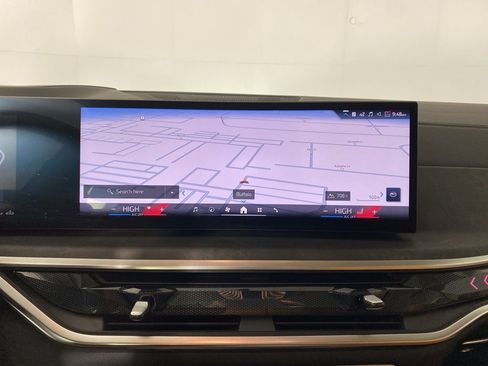 Used 2026 BMW X7 xDrive40i w/ Premium Package image 13