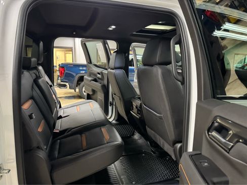 Certified 2025 GMC Sierra 1500 AT4 w/ AT4 Premium Package image 14