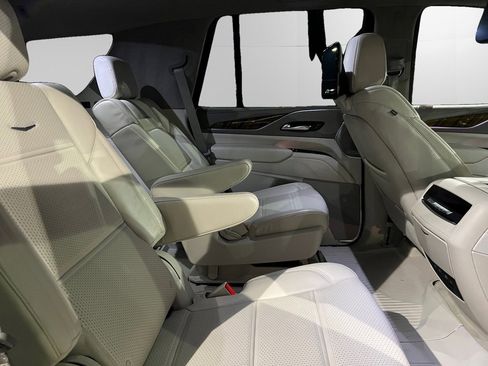 Used 2022 Cadillac Escalade Sport Platinum image 18