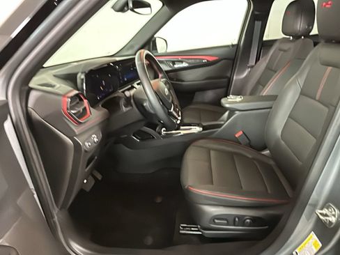 Used 2025 Chevrolet TrailBlazer RS w/ Convenience Package FWD image 14