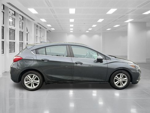 Used 2017 Chevrolet Cruze LT w/ Sun And Sound Package FWD image 4