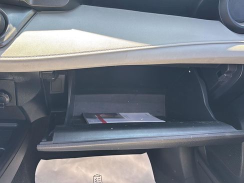 Used 2015 Toyota RAV4 LE FWD image 34