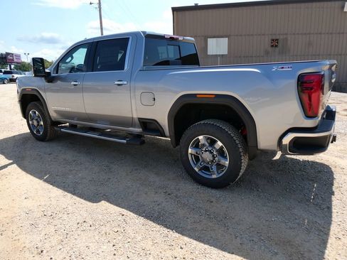 New 2026 GMC Sierra 2500 SLT w/ SLT Premium Package AWD/4WD image 9
