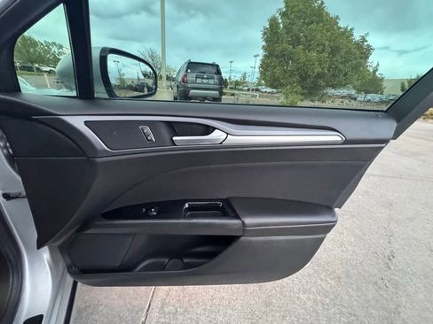 Used 2013 Ford Fusion SE FWD image 30