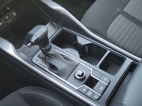 Certified 2025 Kia Sorento LX image 19