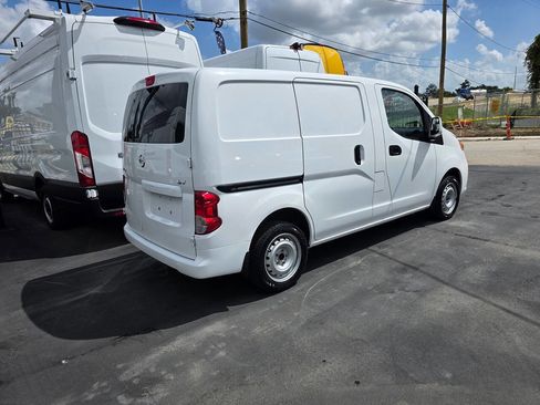 Used 2019 Nissan NV200 SV w/ Back Door Glass Package image 7