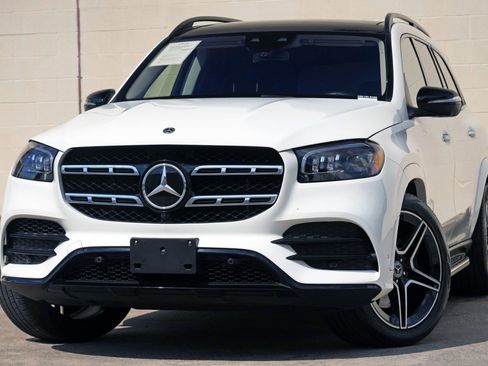 Used 2023 Mercedes-Benz GLS 580 4MATIC image 3
