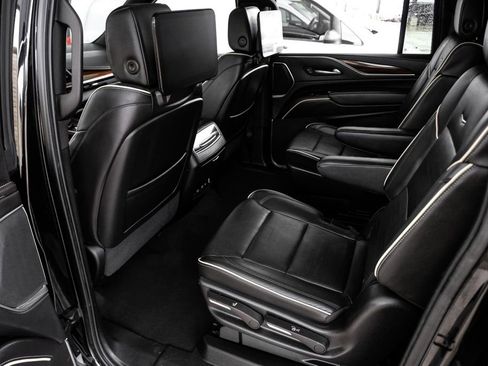 Used 2021 Cadillac Escalade ESV Premium Luxury image 41