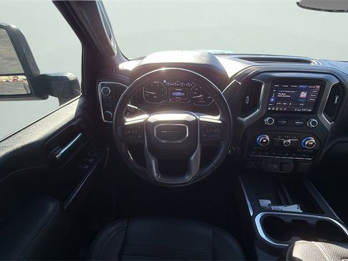 Used 2020 GMC Sierra 2500 Denali w/ Denali Ultimate Package image 22