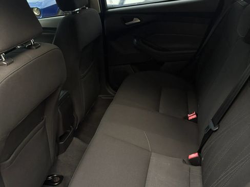 Used 2015 Ford Focus SE w/ SE Sport Package FWD image 17