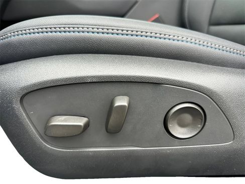 New 2026 Chevrolet Equinox EV LT image 10