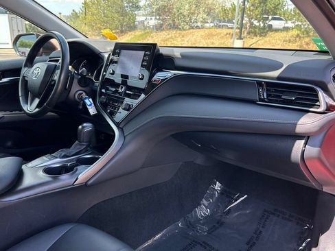 Used 2023 Toyota Camry SE FWD image 8
