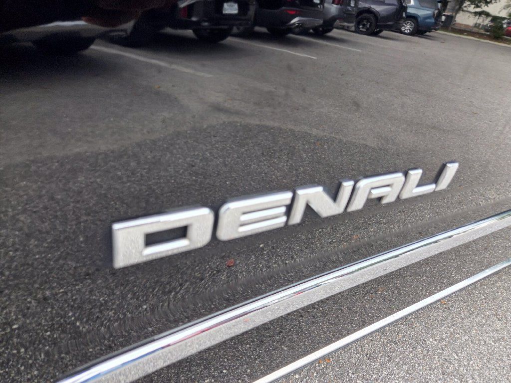 Used 2020 GMC Yukon Denali w/ Open Road Package AWD/4WD image 31
