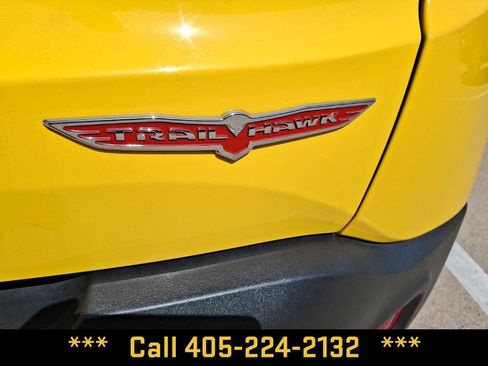 Used 2023 Jeep Renegade Trailhawk AWD/4WD image 15