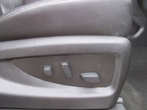 Used 2018 Chevrolet Suburban LT image 62