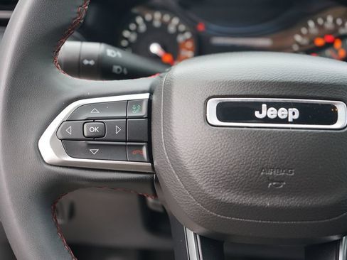 Used 2023 Jeep Compass Trailhawk AWD/4WD image 13