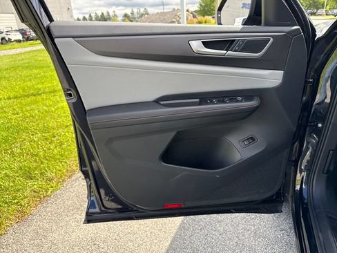 Certified 2026 Volkswagen Atlas Peak Edition AWD/4WD image 25