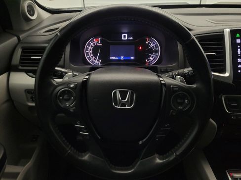 Used 2016 Honda Pilot Touring image 22