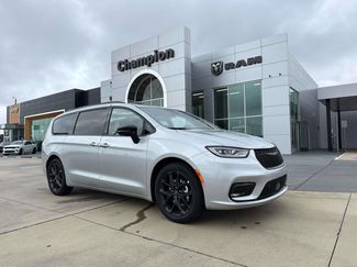 New 2026 Chrysler Pacifica Limited w/ S Appearance Package video 1