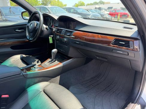 Used 2011 BMW 335i xDrive Sedan AWD/4WD image 26
