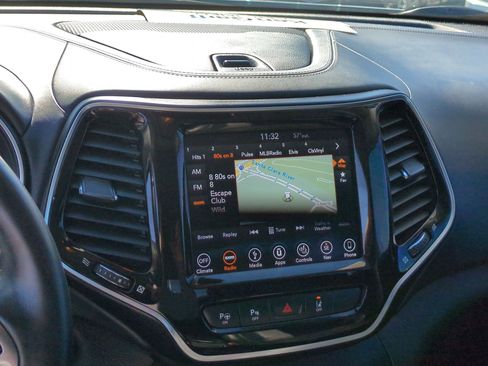 Used 2019 Jeep Cherokee Overland w/ Technology Group image 22