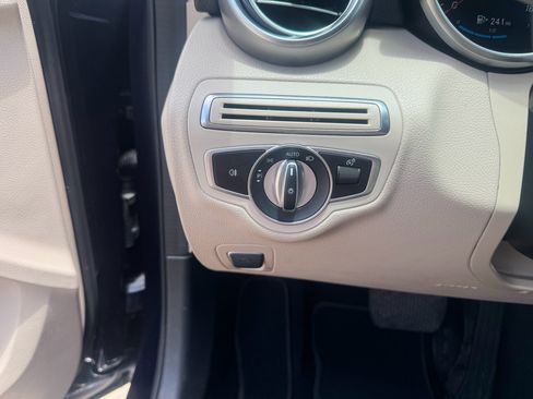 Used 2021 Mercedes-Benz C 300 Sedan image 13