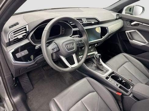 Certified 2025 Audi Q3 2.0T Premium w/ Convenience Package image 9