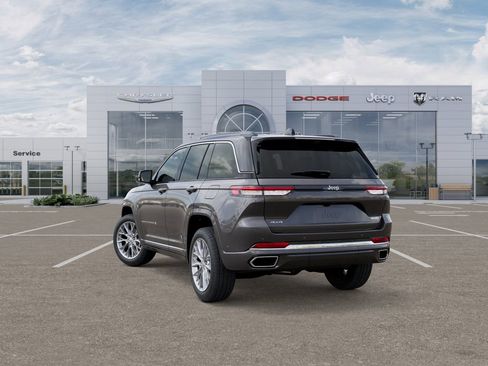 New 2025 Jeep Grand Cherokee Summit image 3