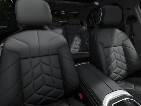 New 2026 BMW 760i xDrive w/ Executive Package image 11