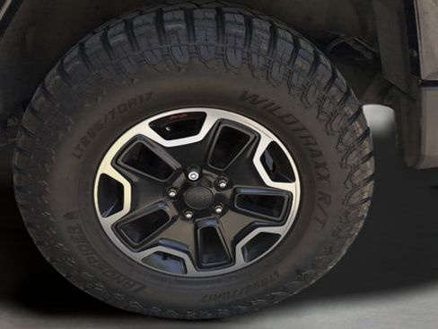 Used 2013 Jeep Wrangler Unlimited Sahara w/ Connectivity Group AWD/4WD image 26