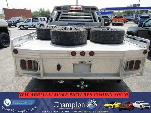 Used 2024 Chevrolet Silverado 3500 LT w/ Convenience Package AWD/4WD image 4
