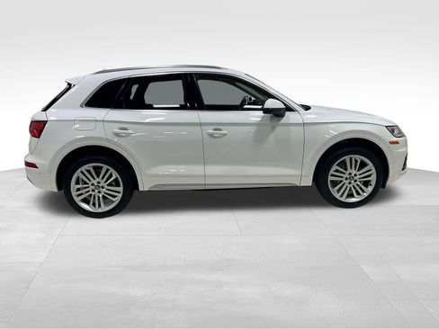 Used 2018 Audi Q5 2.0T Premium Plus w/ Premium Plus Package AWD/4WD image 32