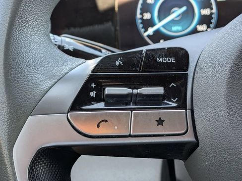Used 2024 Hyundai Elantra Blue FWD image 21