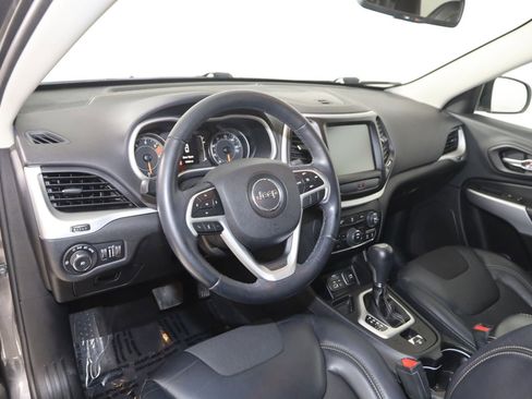 Used 2018 Jeep Cherokee Latitude Plus w/ Cold Weather Group image 22