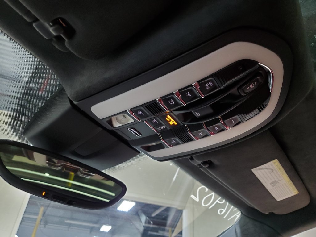 Used 2016 Porsche Cayenne GTS AWD/4WD image 38