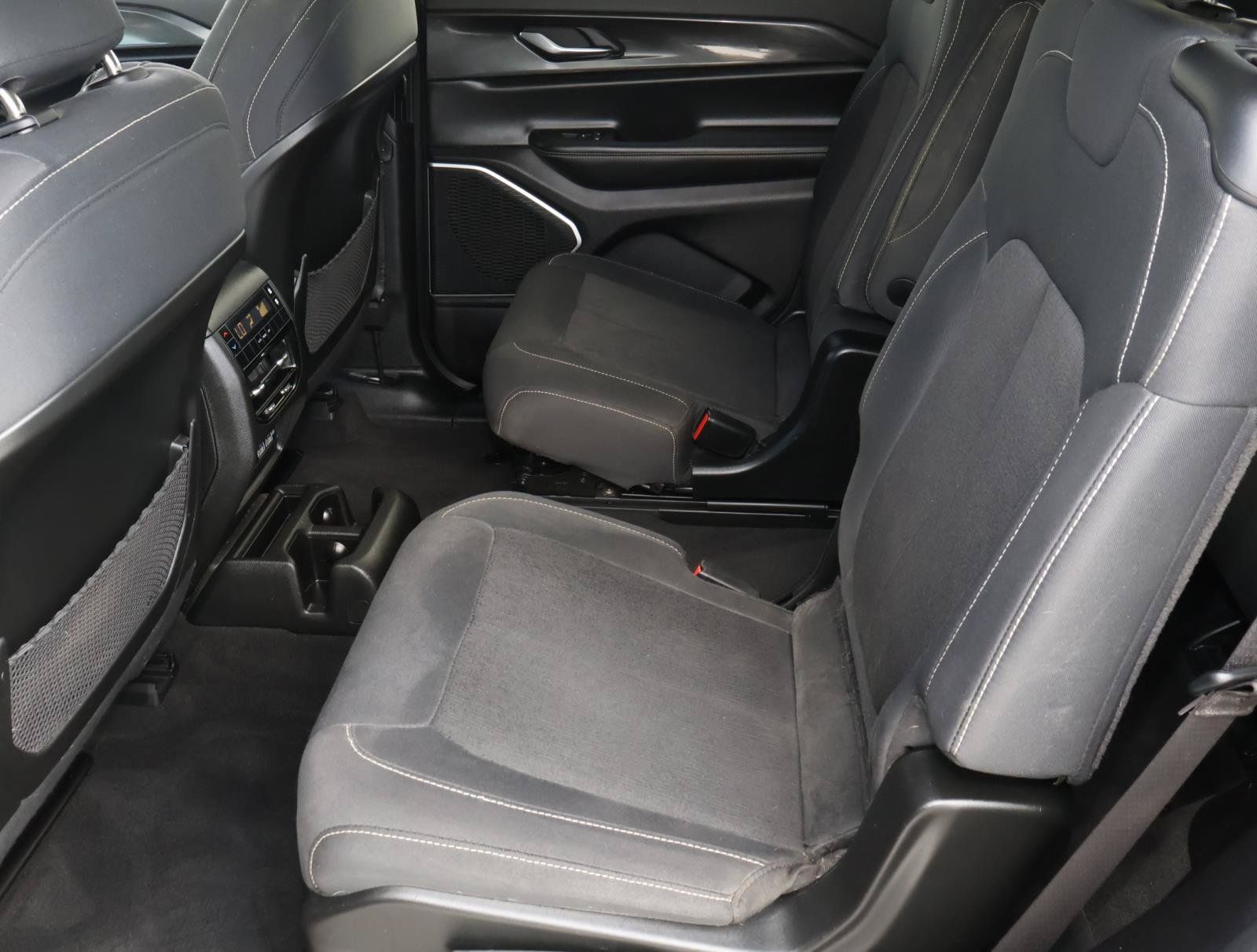 Used 2021 Jeep Grand Cherokee L Laredo w/ Luxury Tech Group I RWD image 20
