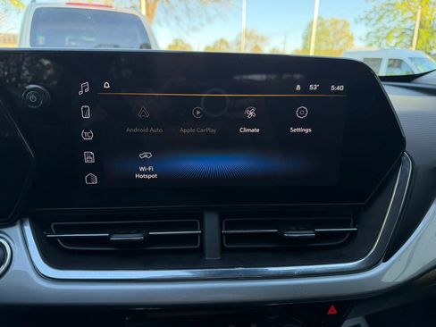 Used 2025 Chevrolet Trax LT w/ Driver Confidence Package image 25